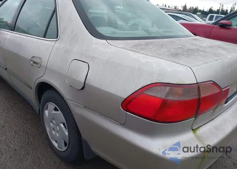 1998 Honda Accord Lx V6 z USA, uszkodzony, nr VIN 1HGCG1649WA026819